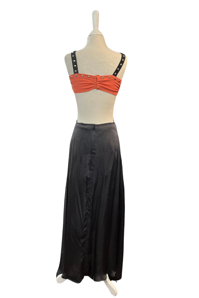 VESTIDO MAXI CINTURA ABIERTA TACHAS NEGRO