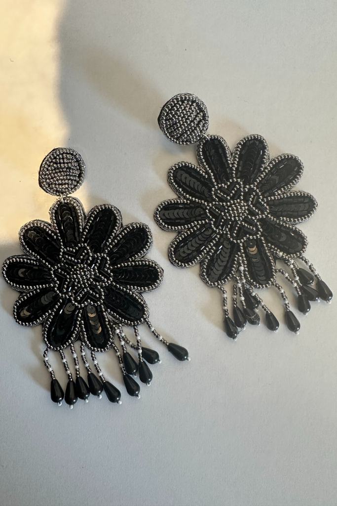 AROS DANDELION FRINGE BLACK/SILVER